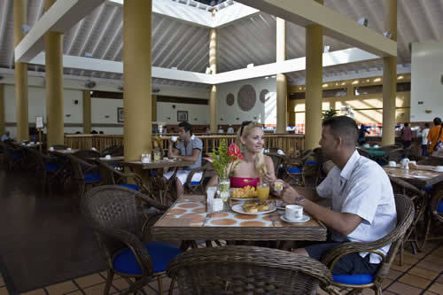 Sunsol Ecoland And Beach Resort Pedro Gonzalez Ресторан фото